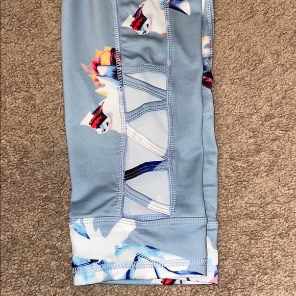 Floral Alive Quick Dry Capri Workout Leggings - Picture 2 of 7